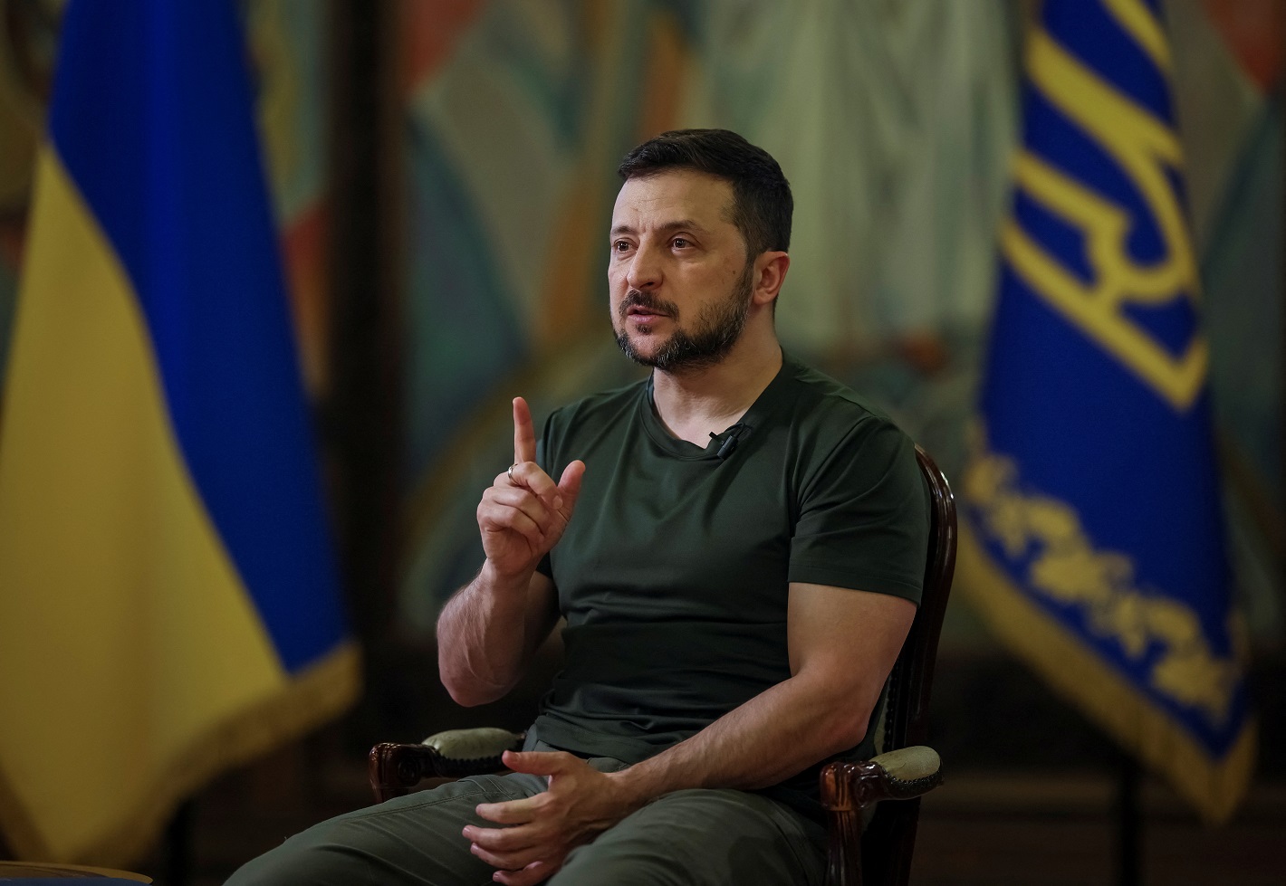 O chefe de estado ucraniano, Volodymyr Zelensky, em conversa com a Reuters, em Kiev, Ucrânia (REUTERS/Gleb Garanich)