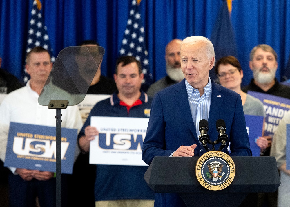 Joe Biden no escritório dos United Steel Workers em Pittsburgh, Pennsylvania, em 17 de abril (Nate Smallwood/Bloomberg)