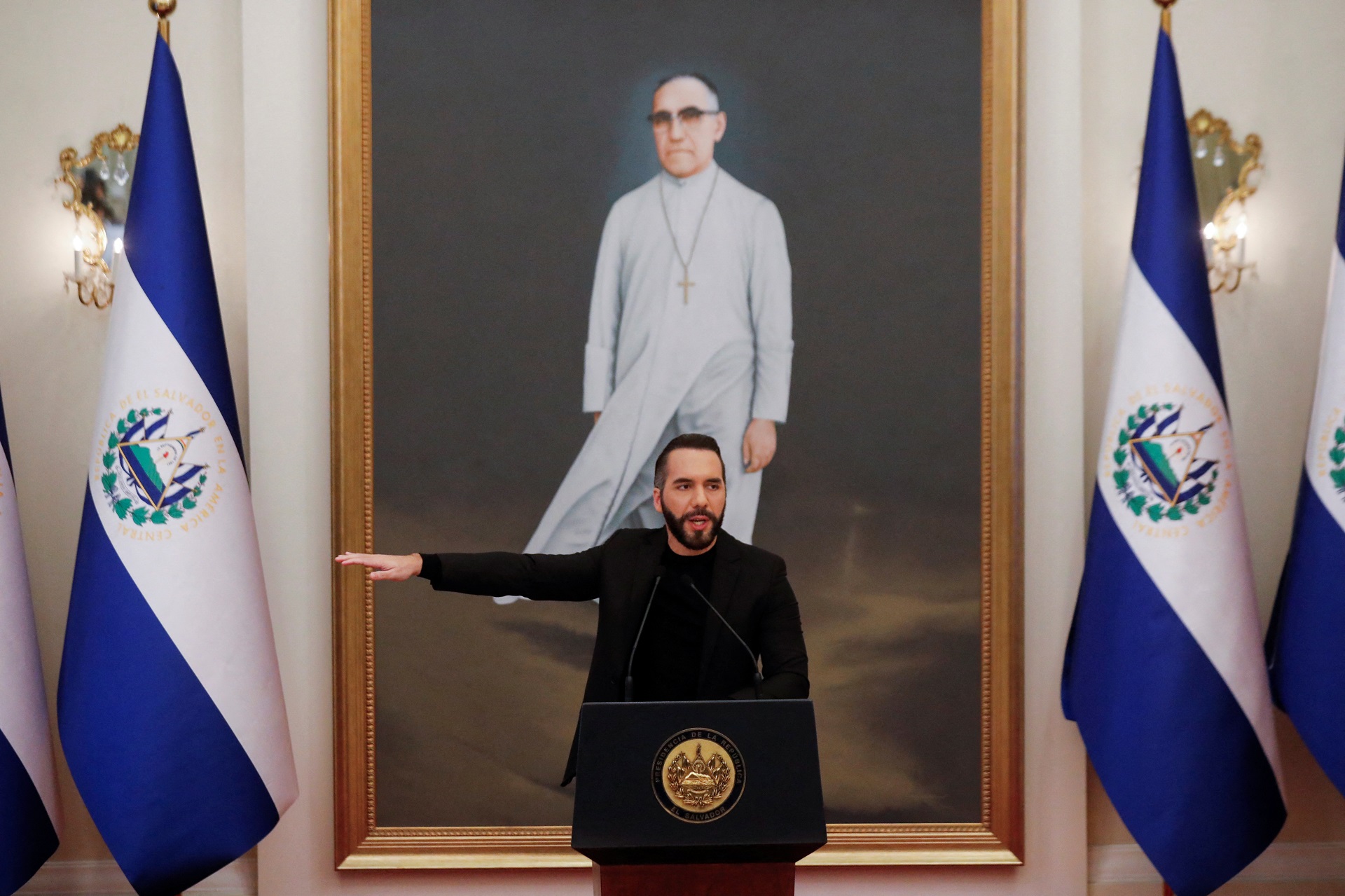 Presidente Nayib Bukele durante coletiva de imprensa
