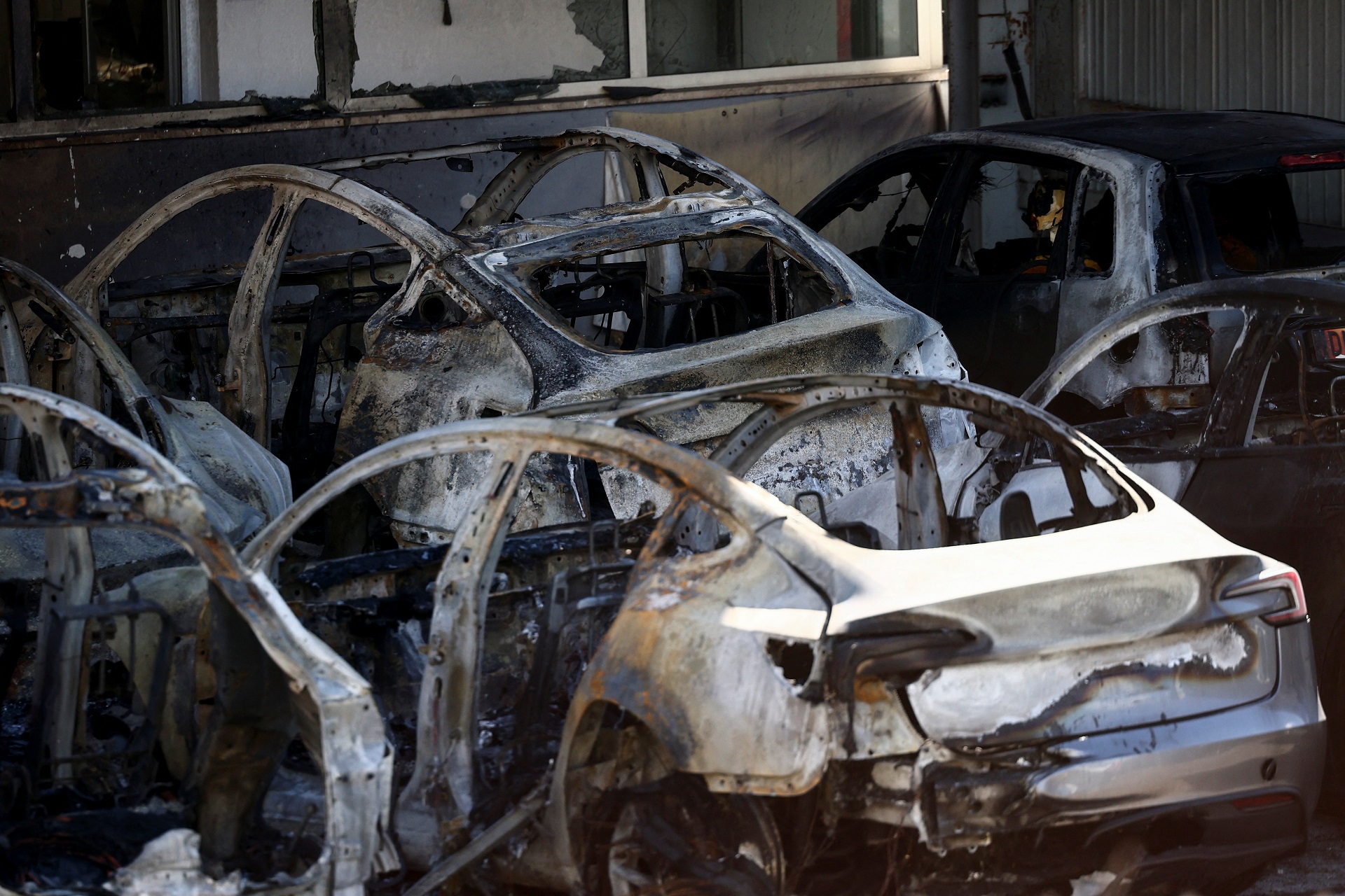Incêndio em concessionária Tesla