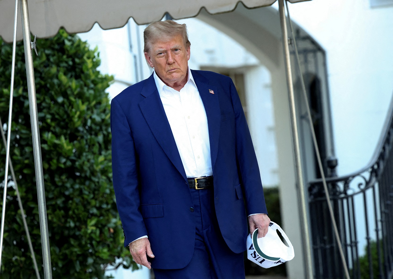 Presidente Trump embarcando no Marine One