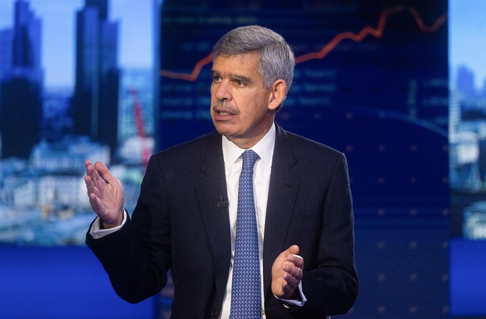 Mohamed Aly El-Erian, economista chefe da Allianz SE, em uma entrevista à Bloomberg Television em Londres, Reino Unido, na segunda-feira, 25 de setembro de 2023 (Chris Ratcliffe/Bloomberg)