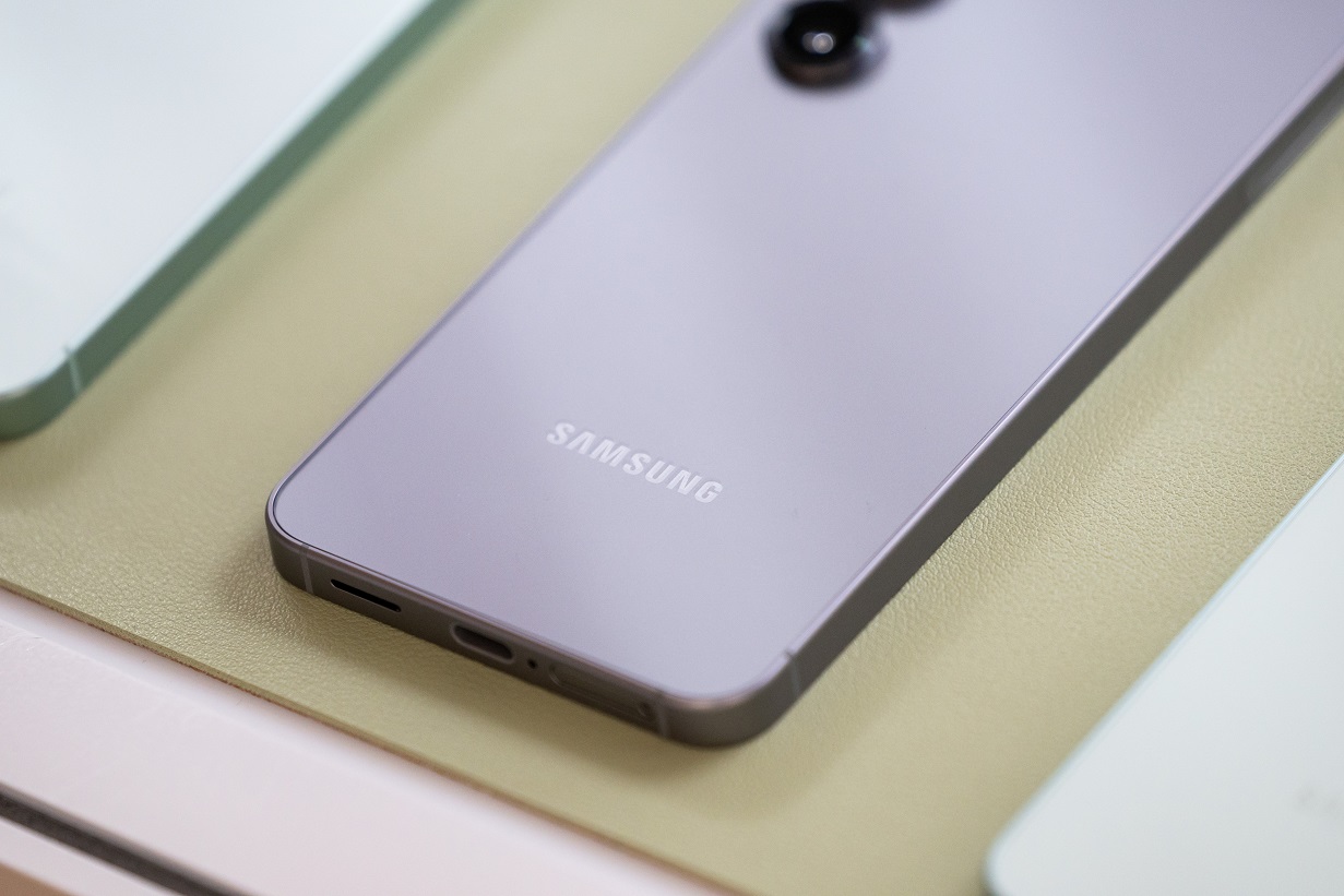 O celular Samsung Galaxy S25 em uma conferência de imprensa antes do Galaxy Unpacked em Nova York (Yuki Iwamura/Bloomberg)