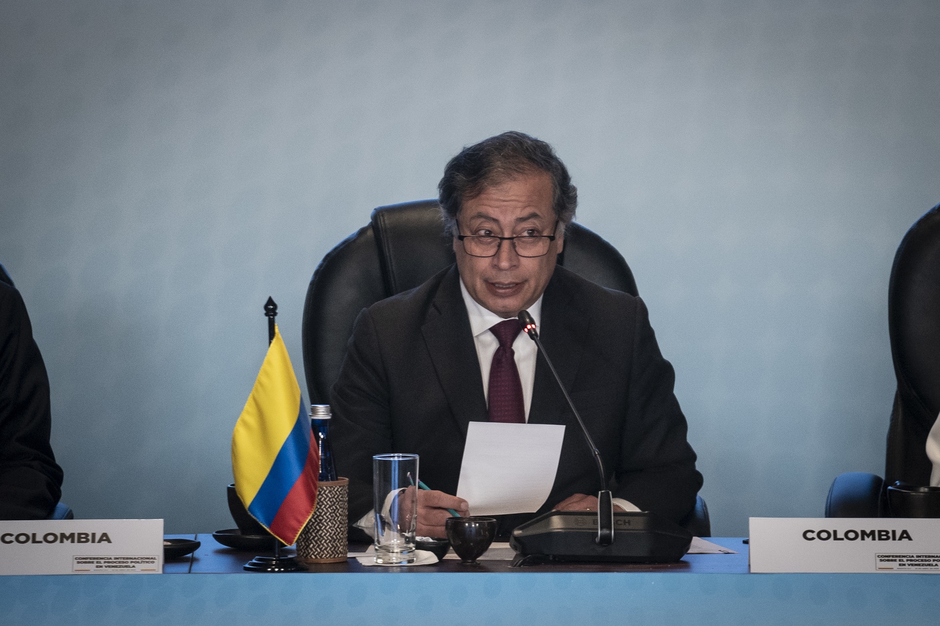 Gustavo Petro durante discurso em um evento em Bogotá.