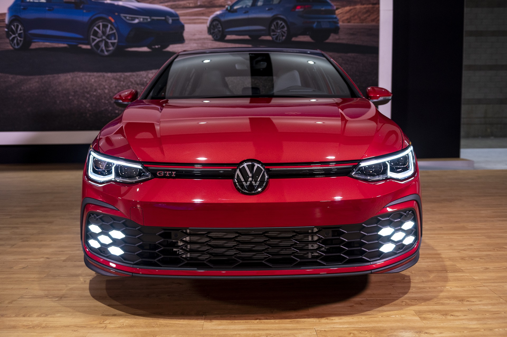 Golf hatchback importado da Europa pela Volkswagen.