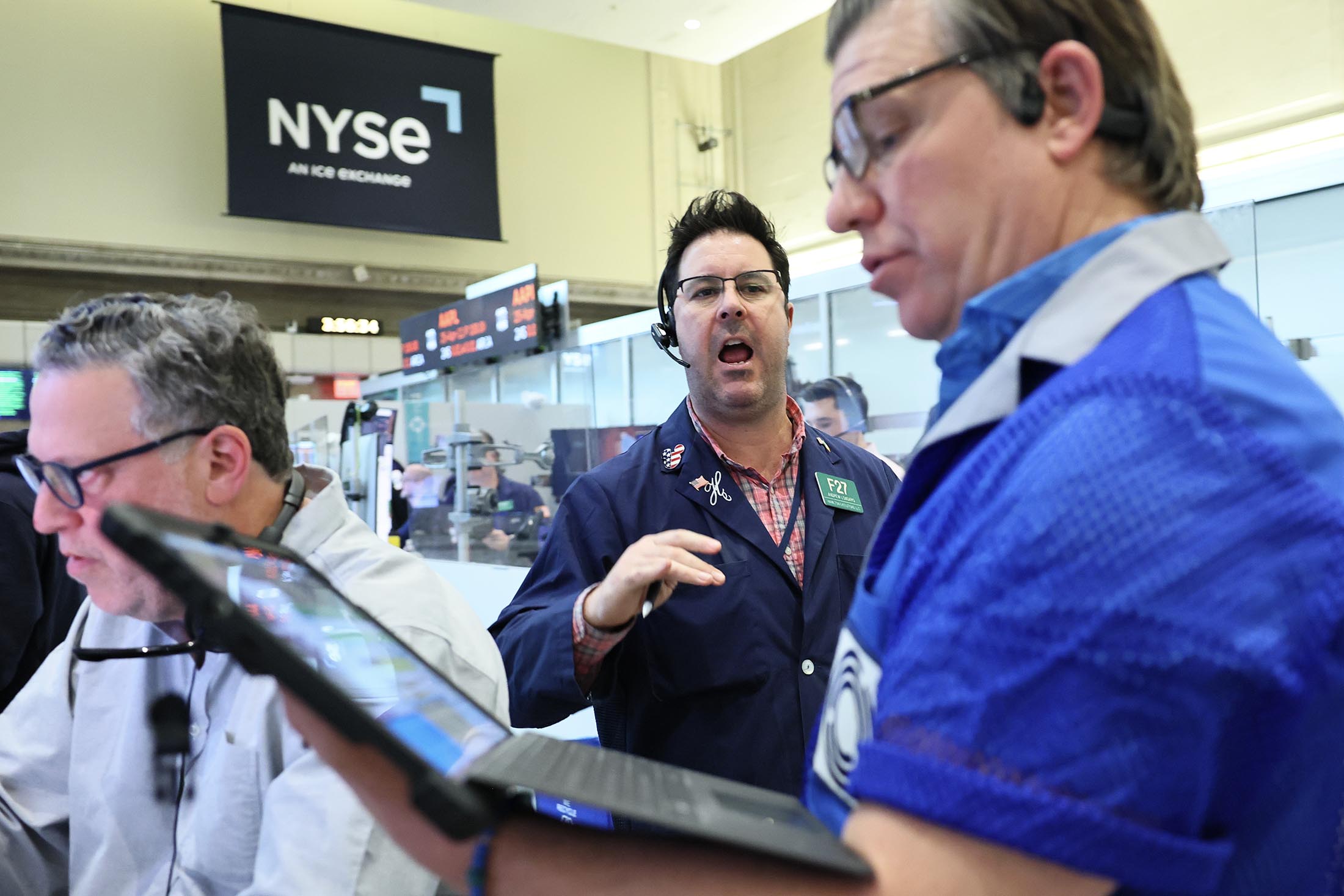 Imagem de Michael M. Santiago mostrando os mercados financeiros