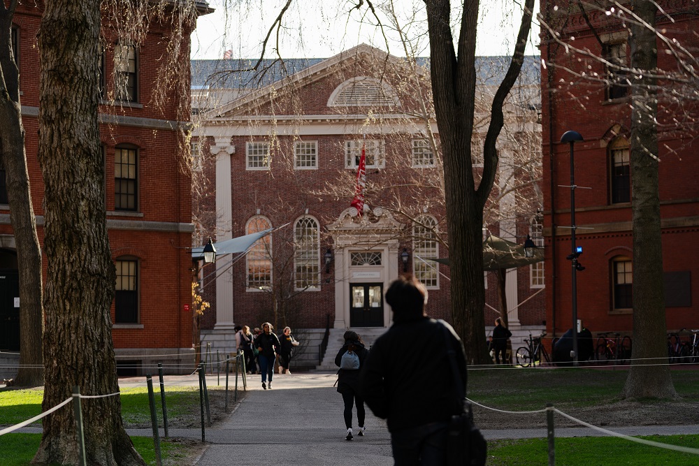 Um panorama do campus da Universidade de Harvard.