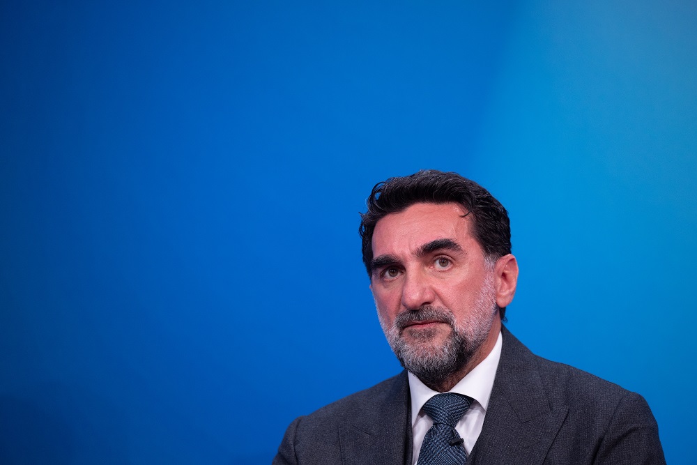 Uma imagem de Yasir Al-Rumayyan durante a cúpula de investimentos.