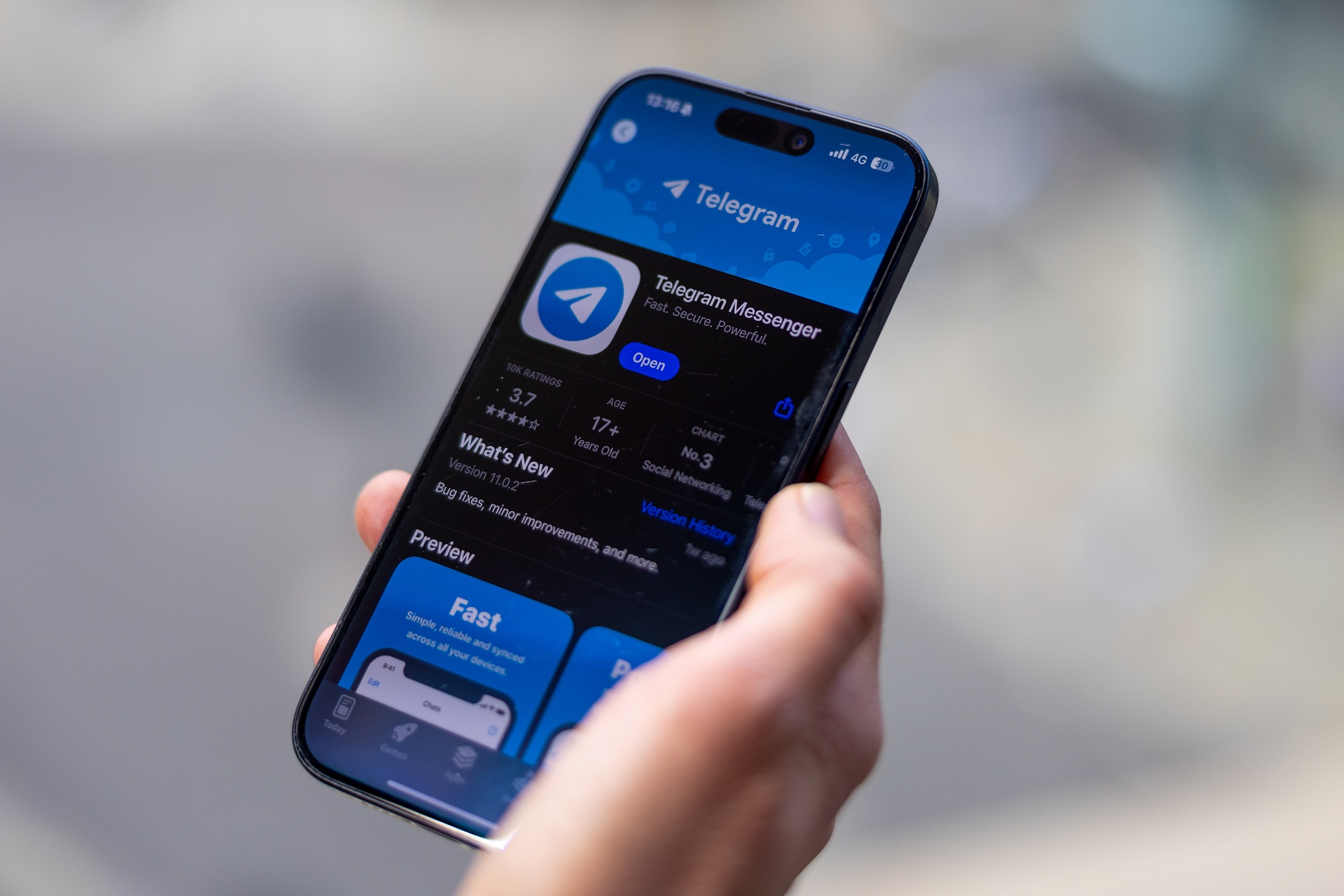 Exibição do aplicativo Telegram em um celular em Londres.