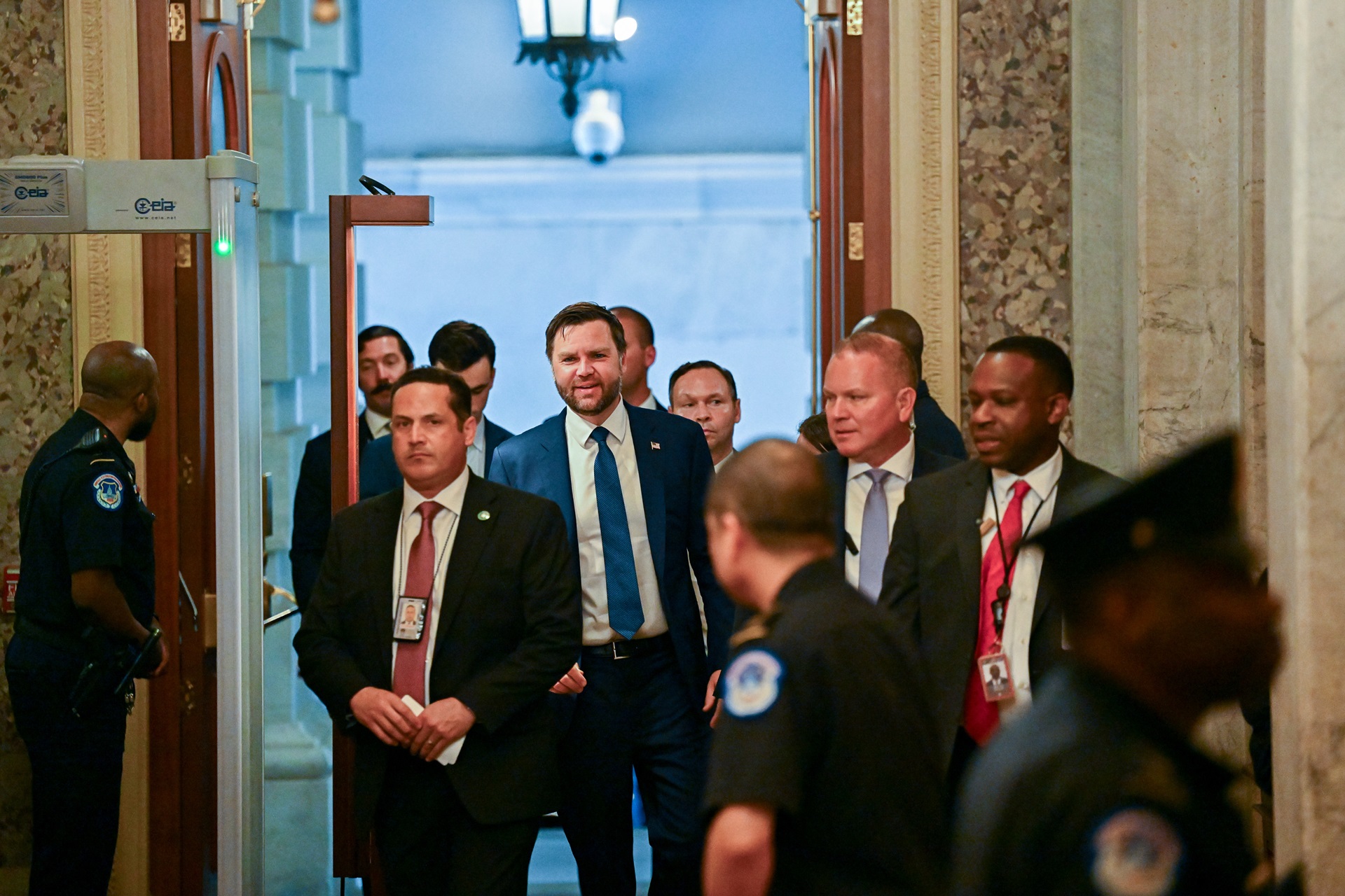 Vice-presidente dos EUA chegando ao Capitólio