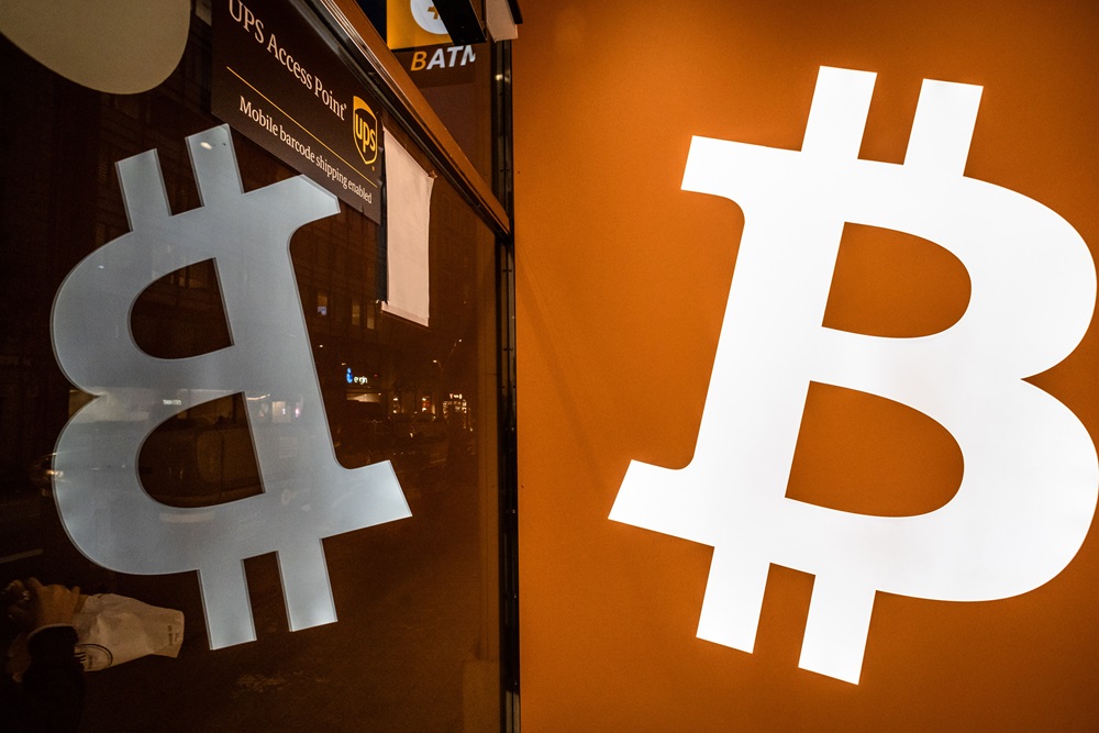 Símbolo do Bitcoin em uma plataforma de negociação