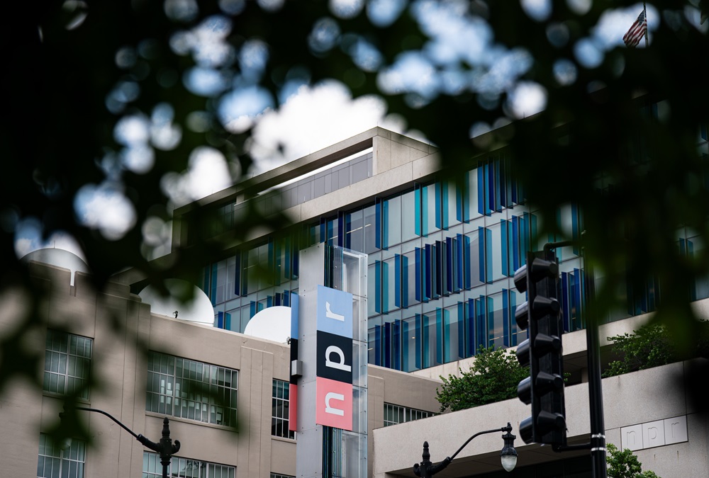Imagem da sede da NPR em Washington, DC