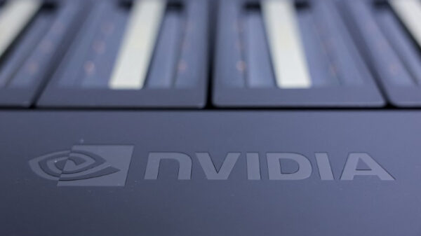 Imagem de uma placa gráfica da Nvidia em exibição em um evento em Taipé.