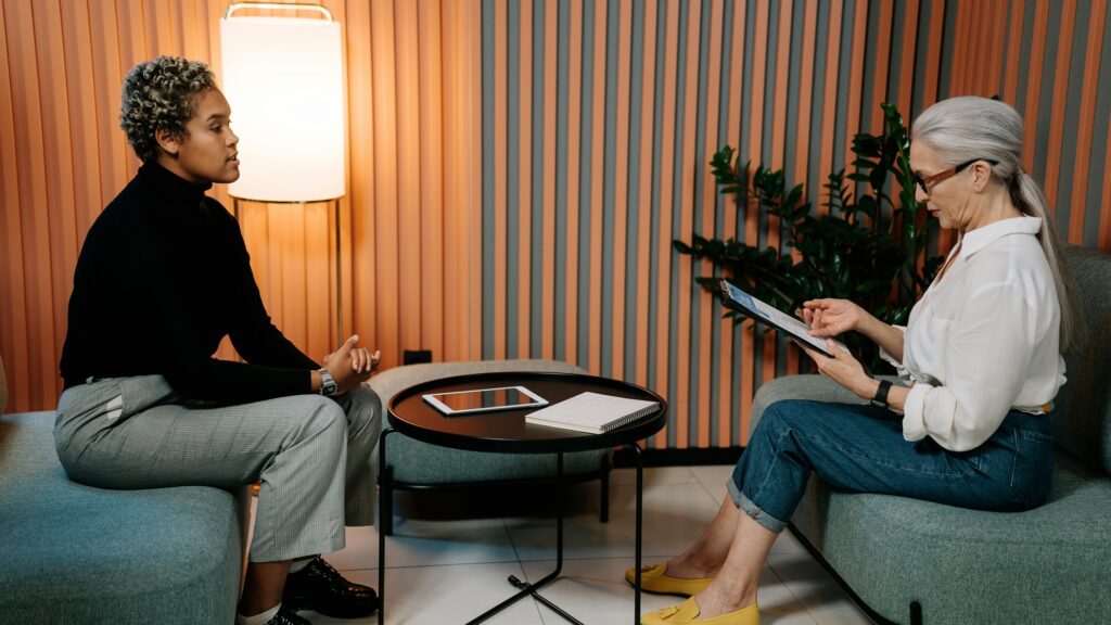 Uma cena de entrevista de trabalho