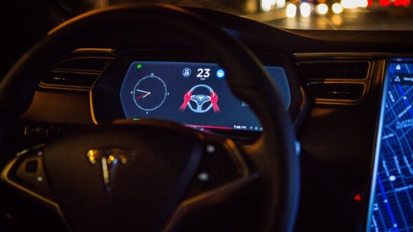Atualização de software da Tesla em veículo Model S