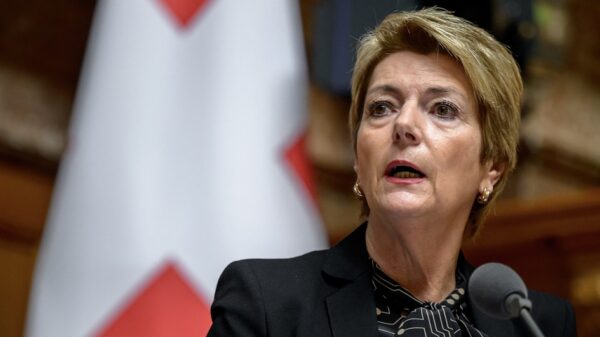 Foto de Karin Keller-Sutter durante o evento.