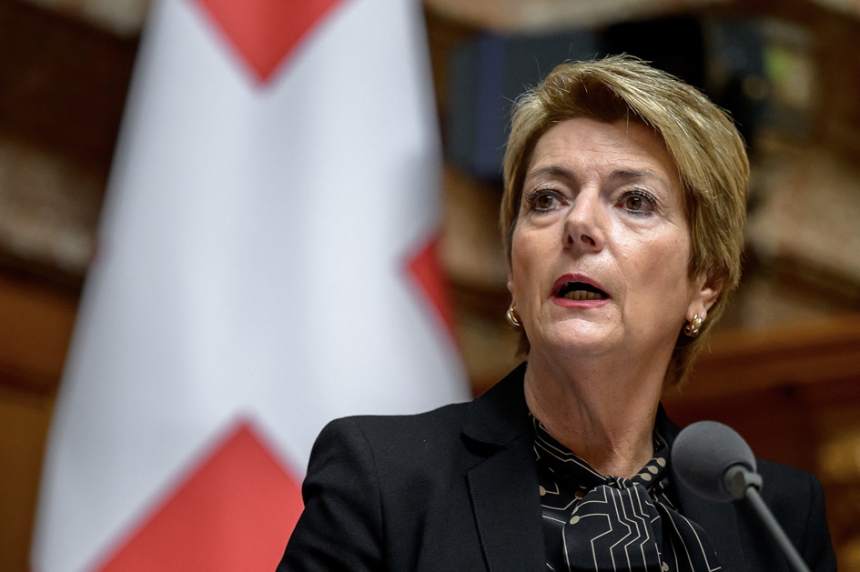 Foto de Karin Keller-Sutter durante o evento.