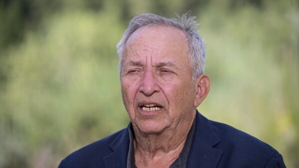 Larry Summers falando na Conferência da Allen & Co.