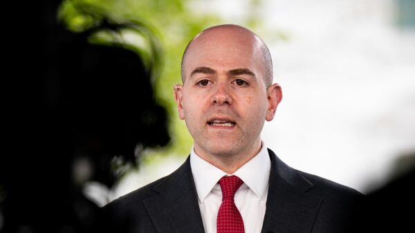 Stephen Miran em entrevista sobre a relação EUA-China.